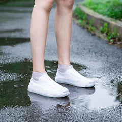 Waterproof Silicone Shoe Cover, Outdoor Non-Slip Anti Skid Waterproof Shoe Covers, Portable Rain Boots Rainproof Shoes Cover Reusable Silicone Rain Boots. (Pack of 2), Size- medium - Gardino