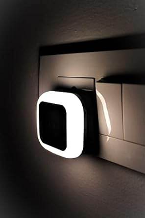 Smart Sensor Night Lamp with Automatic On/Off, Energy-Saving LED Light (0.5W) for Bedroom and Home - Gardino