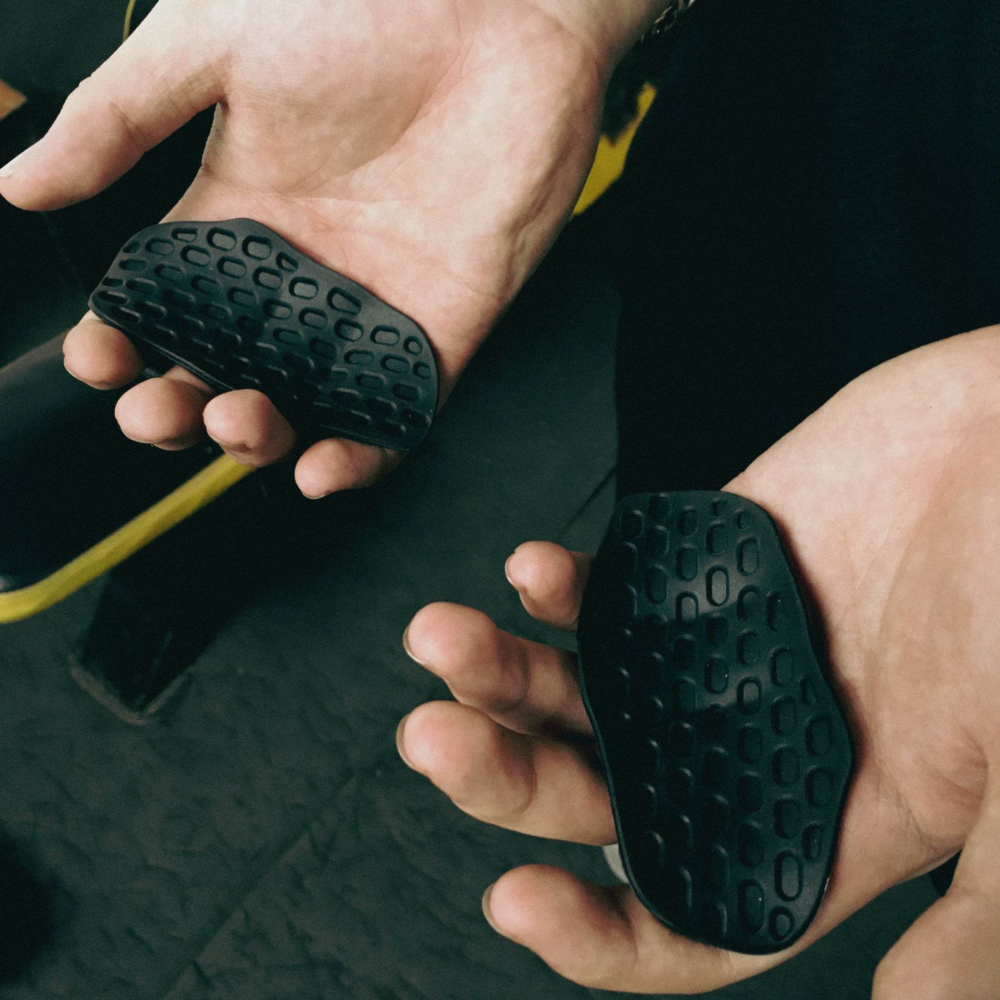 Anti-Slip Gym Grip- for Men & Women - Anti-Slip Rubber with Palm Protection, Breathable Fingerless Design Set of 2 (Free pouch ) - Gardino